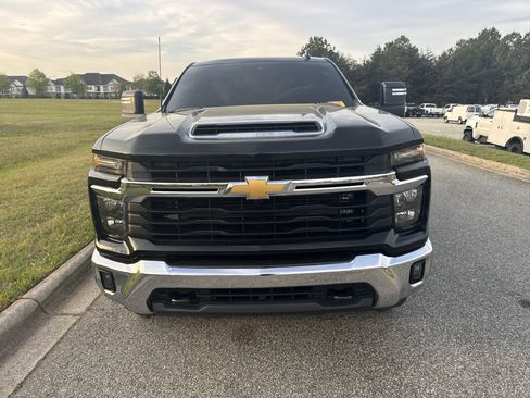 Certified 2024 Chevrolet Silverado 2500 LT image 3