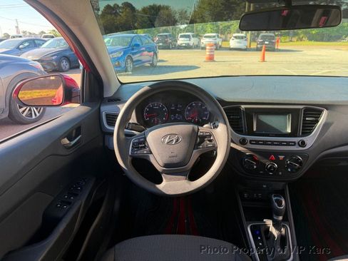 Used 2021 Hyundai Accent SE FWD image 18