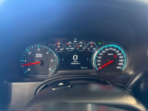 Used 2019 Chevrolet Suburban Premier AWD/4WD image 23