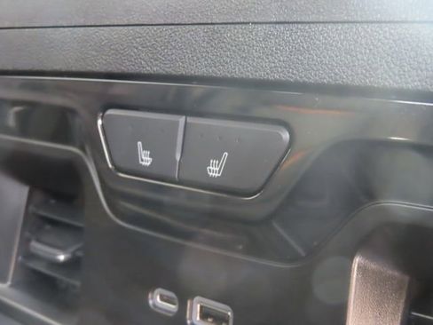 Used 2024 GMC Sierra 1500 AT4 w/ AT4 Premium Package AWD/4WD image 29