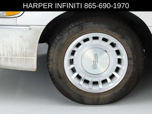 Used 2000 Lincoln Town Car Executive RWD image 40