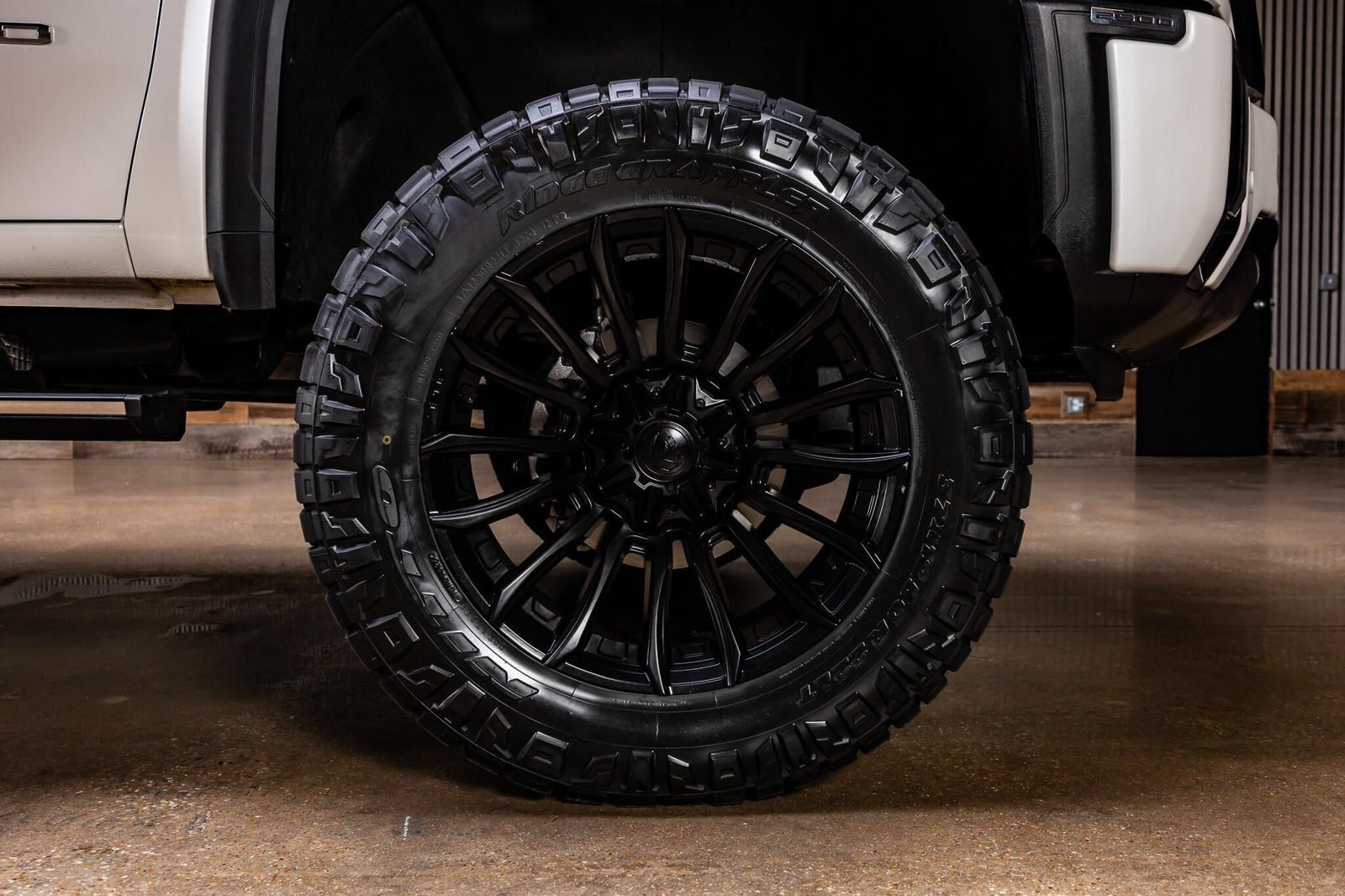 Used 2024 GMC Sierra 2500 Denali Ultimate AWD/4WD image 12