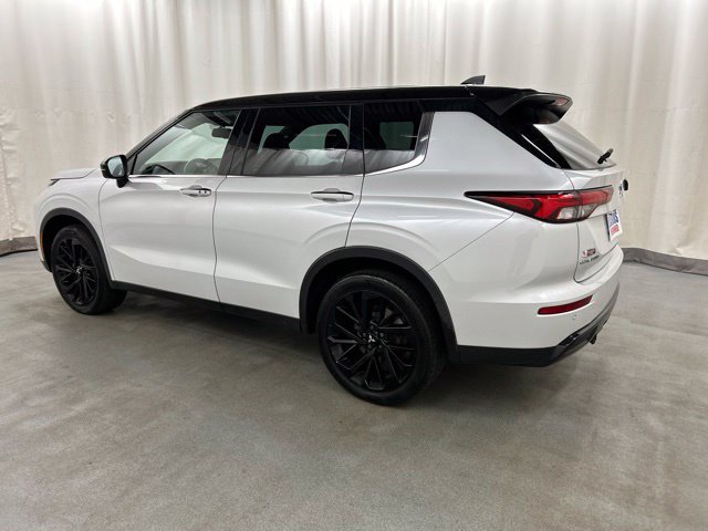 Used 2023 Mitsubishi Outlander SEL Black Edition AWD/4WD image 3