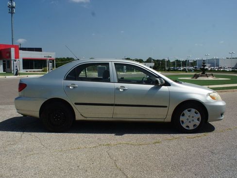 Used 2003 Toyota Corolla Sedan FWD image 13