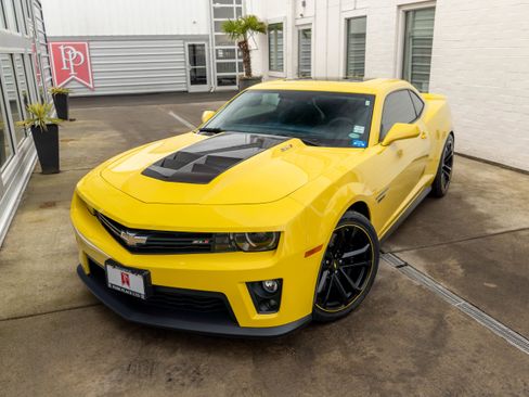 Used 2015 Chevrolet Camaro ZL1 image 3