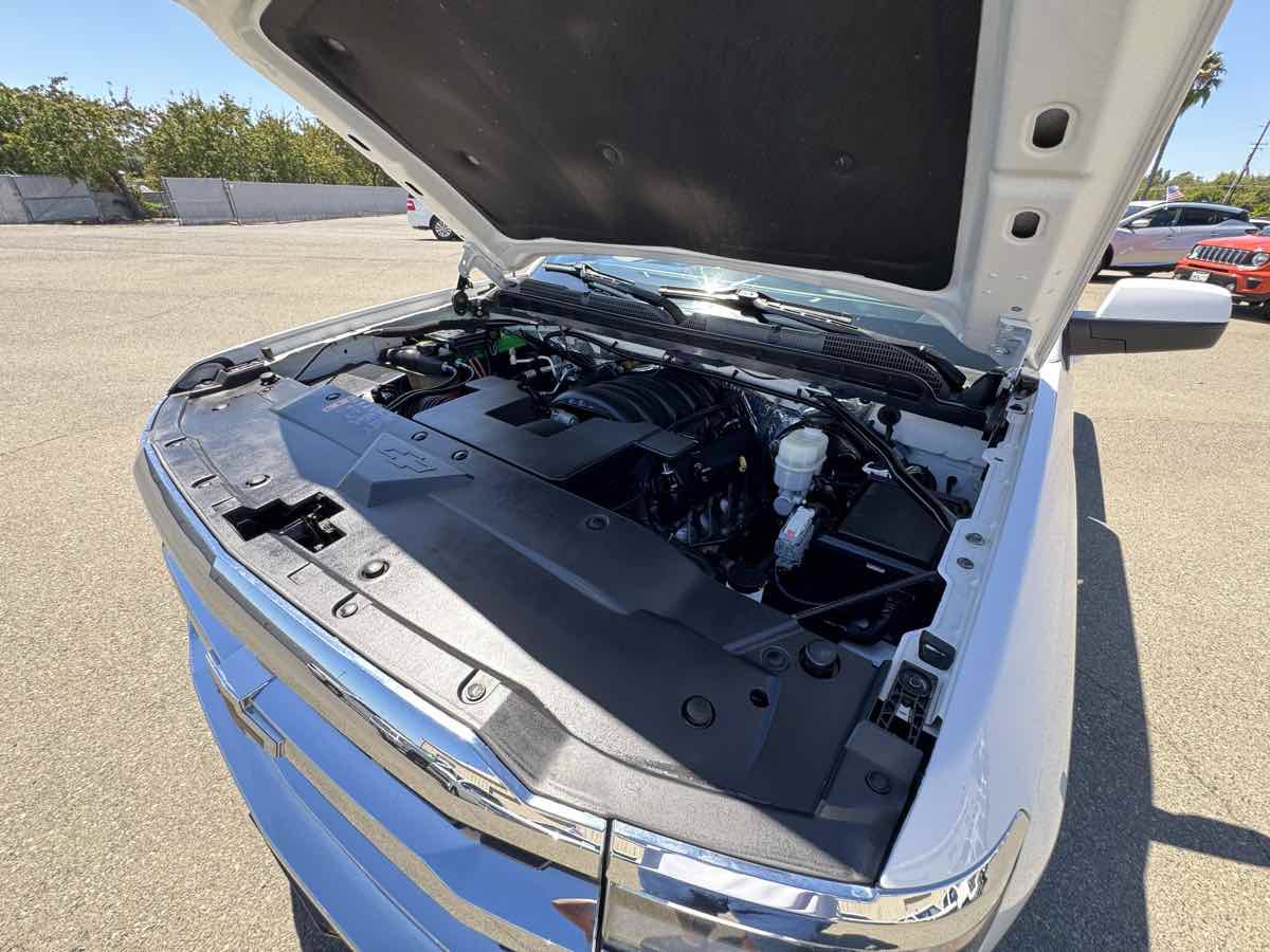 Used 2017 Chevrolet Silverado 1500 LT AWD/4WD image 40