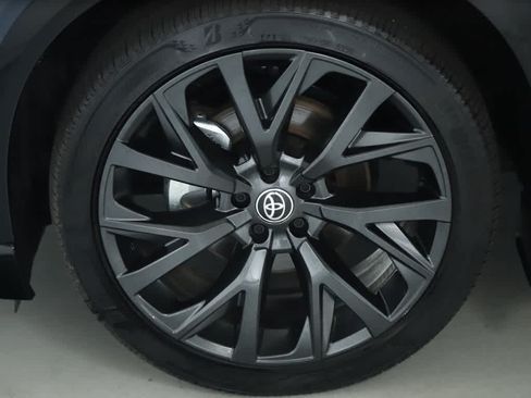 Certified 2025 Toyota Crown Signia AWD/4WD image 39