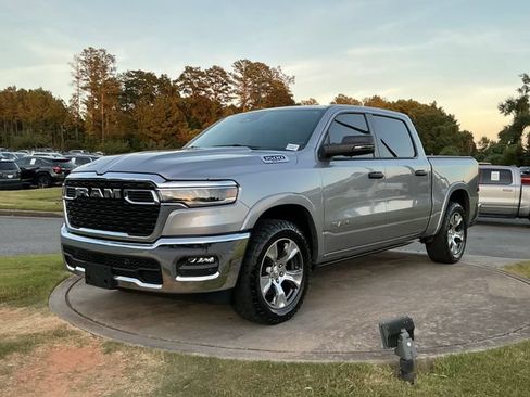 Used 2025 RAM 1500 Big Horn AWD/4WD image 3