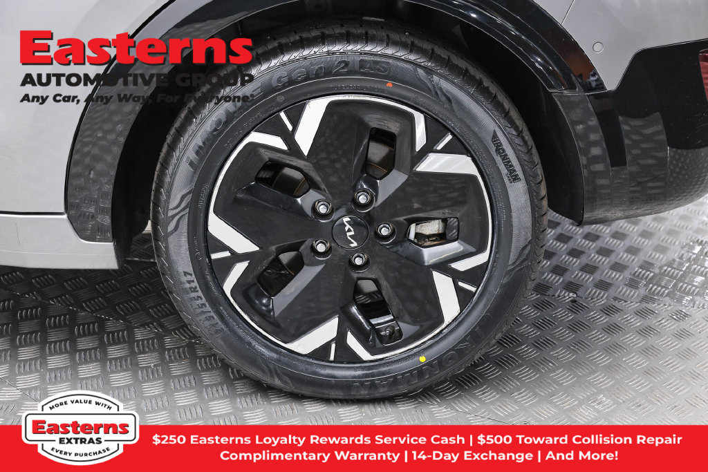 Used 2023 Kia Niro Wave w/ Wave Preserve Package FWD image 9