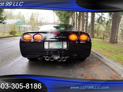 Used 2004 Chevrolet Corvette Coupe w/ Preferred Equipment Group image 10