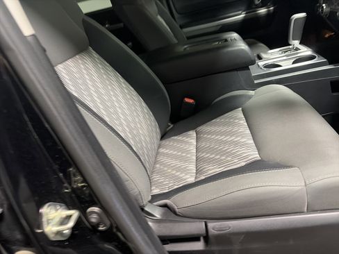 Used 2020 Toyota Tundra SR5 w/ TRD Off-Road Package AWD/4WD image 31