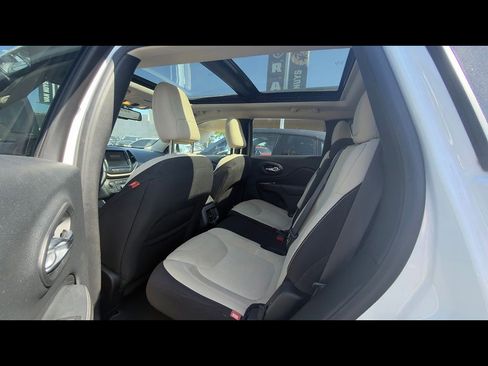 Used 2016 Jeep Cherokee 75th Anniversary FWD image 7