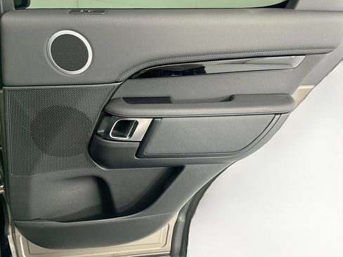 Certified 2025 Land Rover Discovery S AWD/4WD image 26