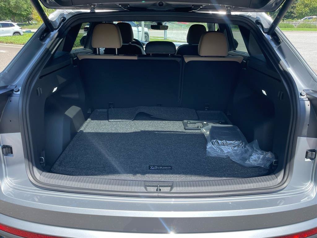 New 2026 Volkswagen Atlas Cross Sport SE FWD image 9