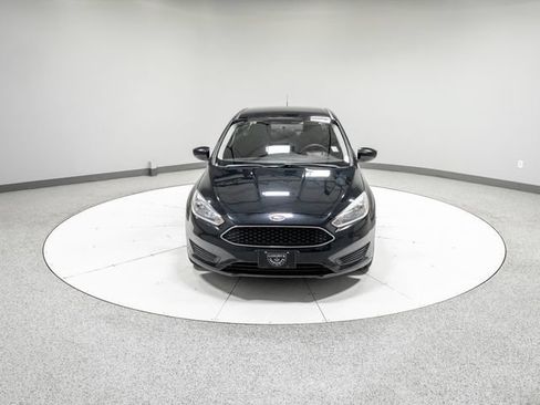 Used 2018 Ford Focus SE FWD image 25