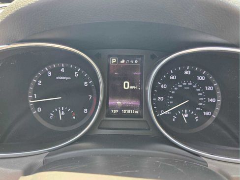 Used 2018 Hyundai Santa Fe Sport FWD image 30