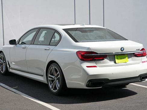 Used 2019 BMW 740i RWD image 52