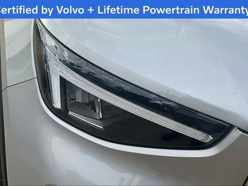 Certified 2025 Volvo XC40 B5 Core image 38