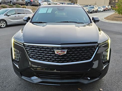 Used 2025 Cadillac XT4 Premium Luxury image 2