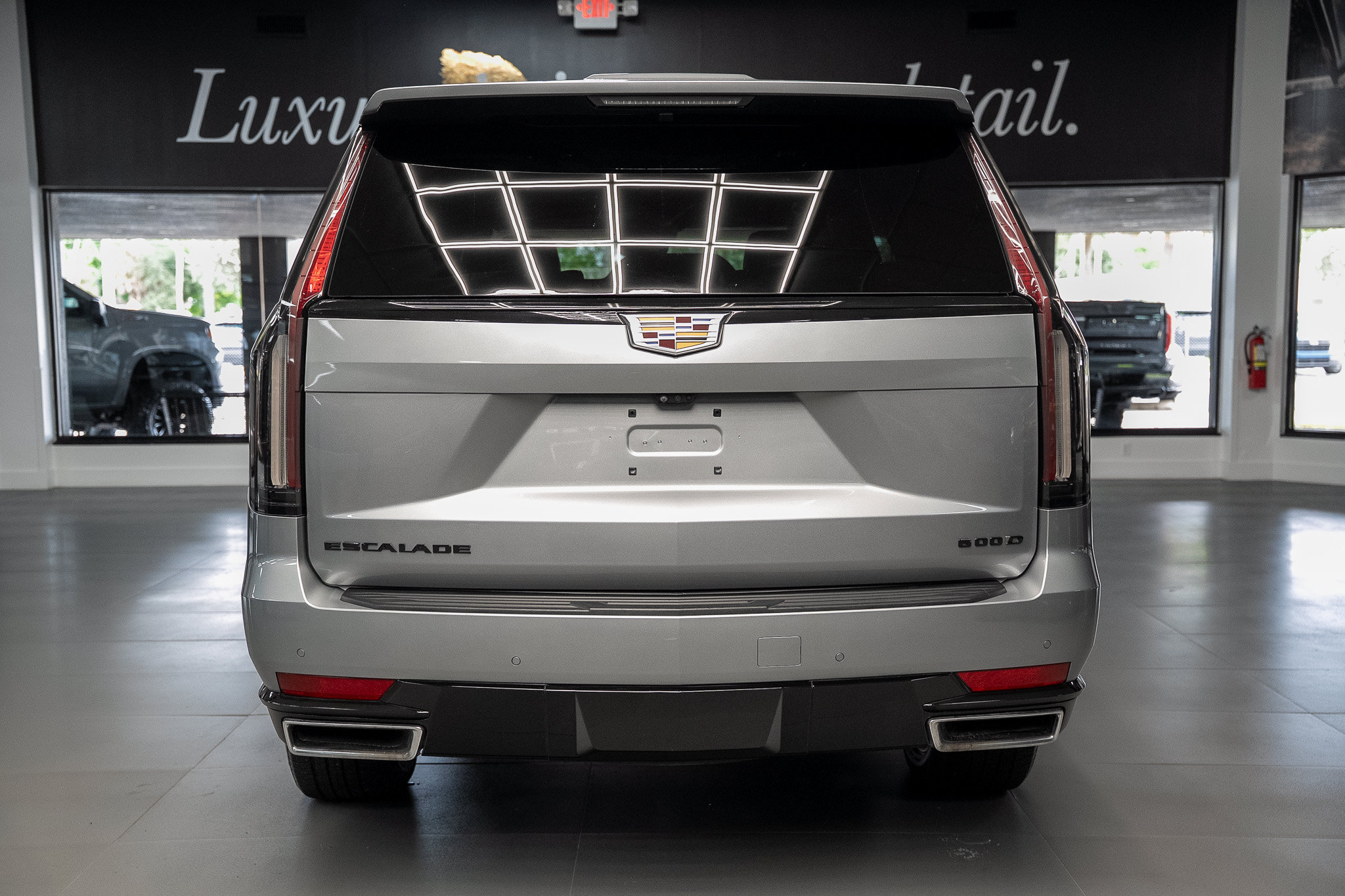 Used 2023 Cadillac Escalade Premium Luxury w/ Performance Package AWD/4WD image 21