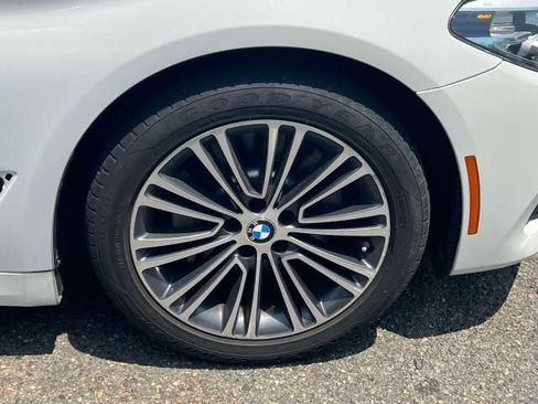 Used 2019 BMW 530i xDrive w/ Convenience Package image 9