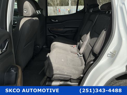 Used 2019 GMC Acadia SLE image 17