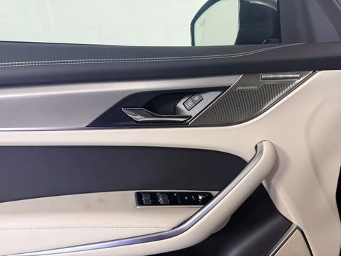 Certified 2026 Jaguar F-PACE R-Dynamic S AWD/4WD image 21