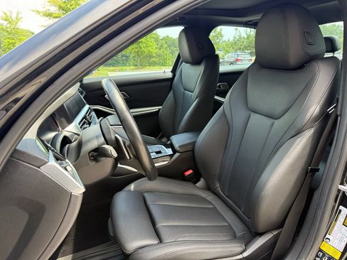 Used 2019 BMW 330i xDrive Sedan w/ Driving Assistance Package AWD/4WD image 37