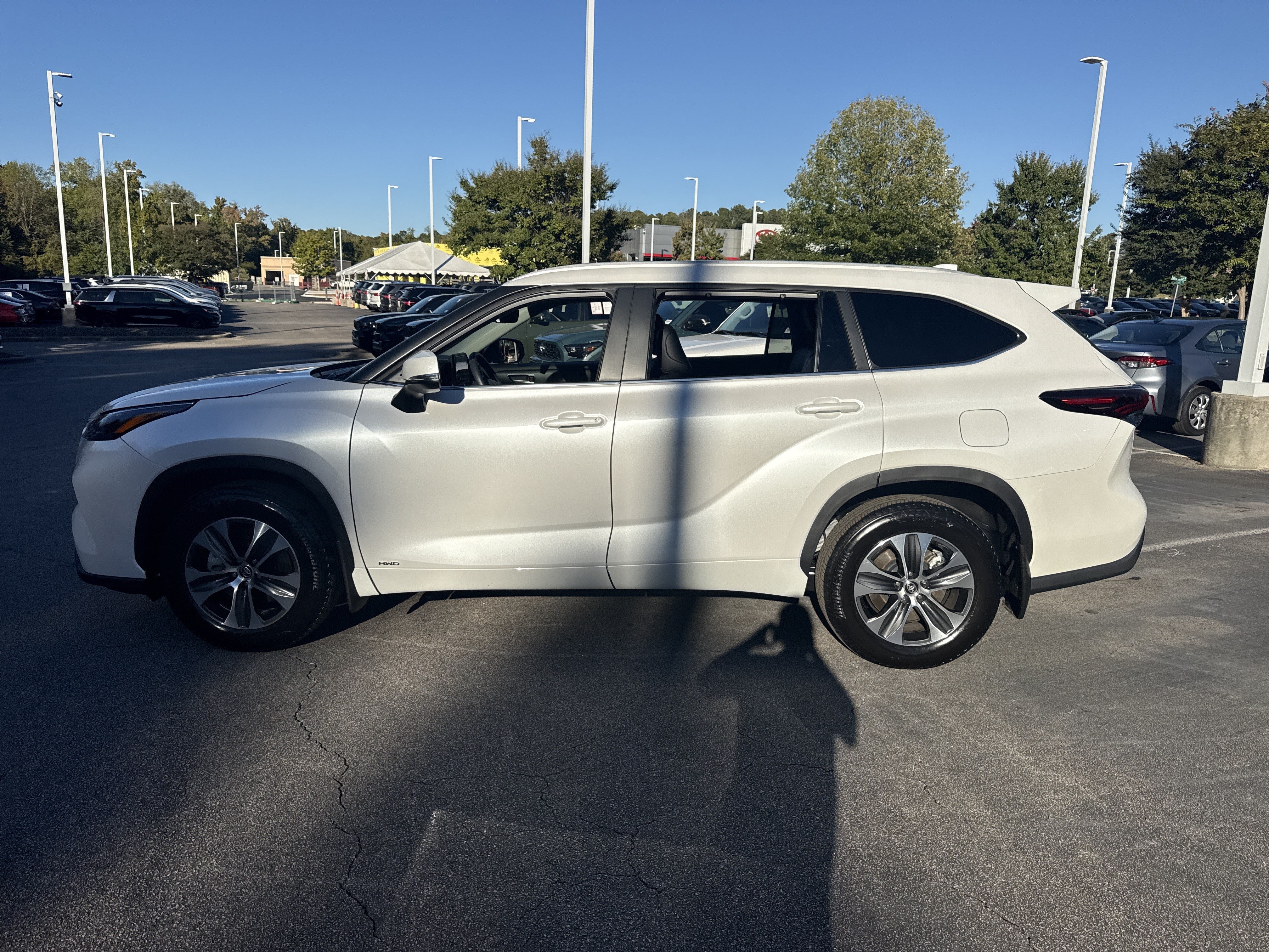 Used 2026 Toyota Highlander XLE AWD/4WD image 7