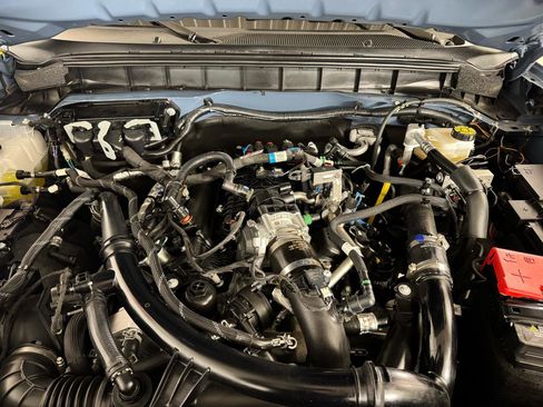 Used 2025 Ford Bronco Outer Banks image 9