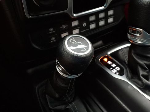 Used 2024 Jeep Gladiator Sport AWD/4WD image 17