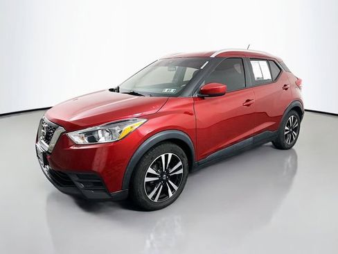Used 2020 Nissan Kicks SV image 3