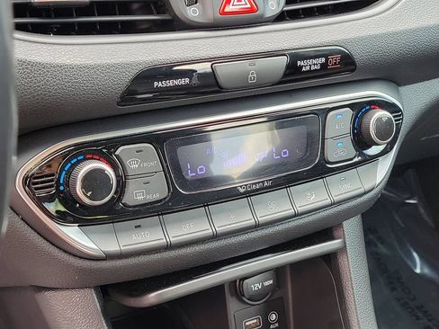 Used 2018 Hyundai Elantra GT w/ Tech Package 03 FWD image 23