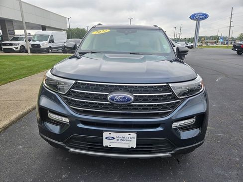 Used 2023 Ford Explorer XLT w/ Equipment Group 202A image 3