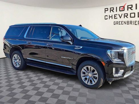 Used 2024 GMC Yukon XL Denali image 2