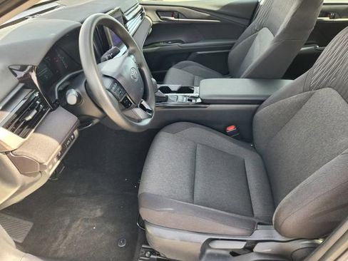 Used 2025 Toyota Camry LE image 13