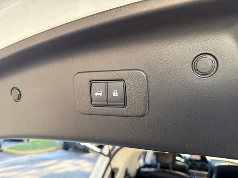 Used 2024 Nissan Armada SL w/ Captain's Chairs Package image 38