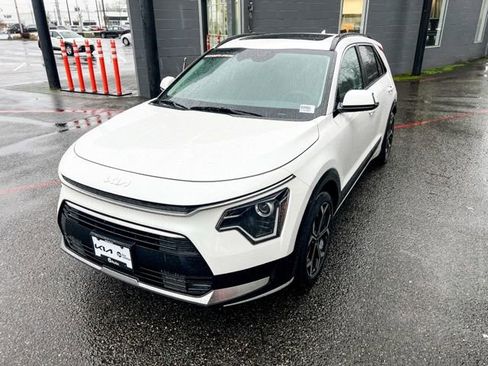 New 2025 Kia Niro EX Touring image 4