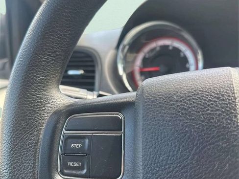 Used 2013 Dodge Grand Caravan SE FWD image 25