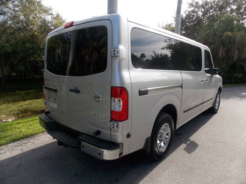 Used 2020 Nissan NV 3500 SL RWD image 4