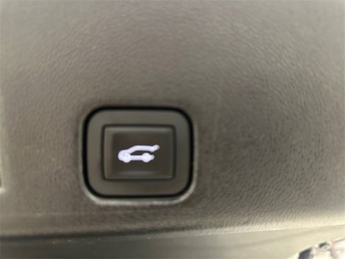Used 2025 GMC Acadia Elevation image 20