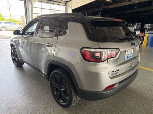 Used 2019 Jeep Compass Latitude AWD/4WD image 4