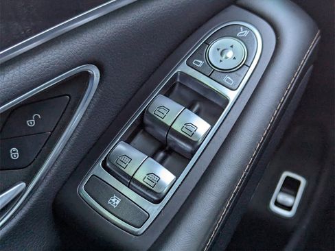 Used 2020 Mercedes-Benz S 560 Sedan image 16