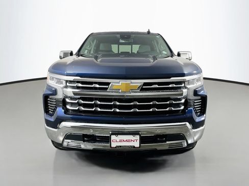 Used 2023 Chevrolet Silverado 1500 LTZ AWD/4WD image 3
