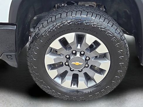 Used 2025 Chevrolet Silverado 2500 Custom w/ Custom Value Package AWD/4WD image 9