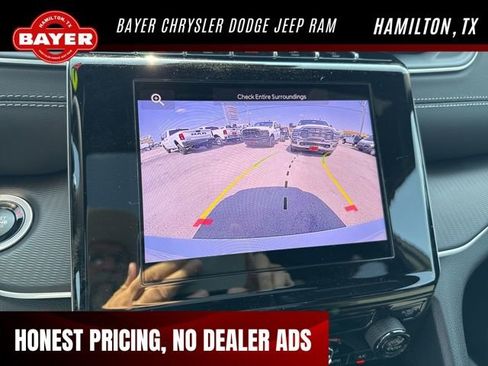 New 2025 Jeep Grand Cherokee L Laredo image 32