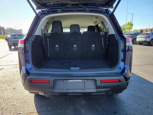 Used 2025 Nissan Pathfinder SV AWD/4WD image 23