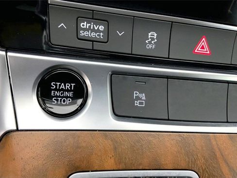 Used 2023 Audi A6 Premium Plus w/ Premium Plus Package image 32