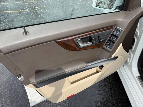 Used 2015 Mercedes-Benz GLK 350 4MATIC image 11