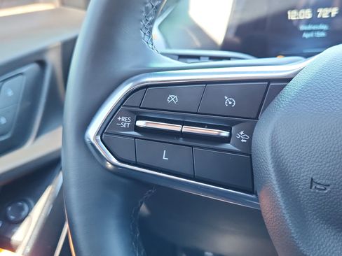 Used 2025 Chevrolet Equinox LT image 22